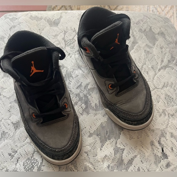 12c Jordan 3s - Picture 4 of 7
